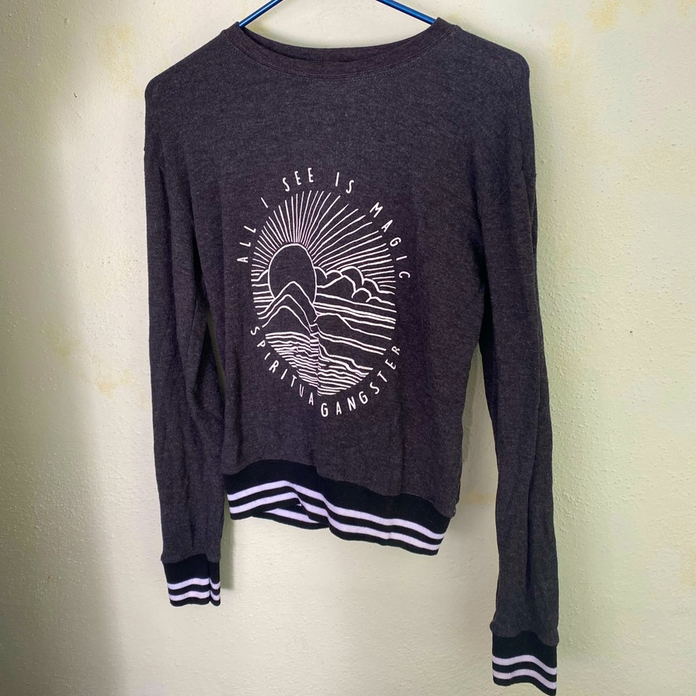 I See Magic 🪄 Long sleeve shirt ~ size small